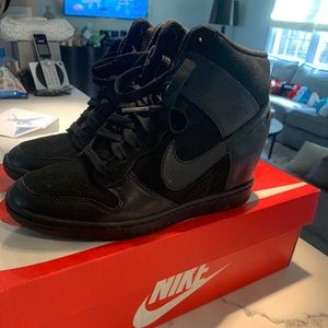 Nike Woman's Dunks Sky Hi